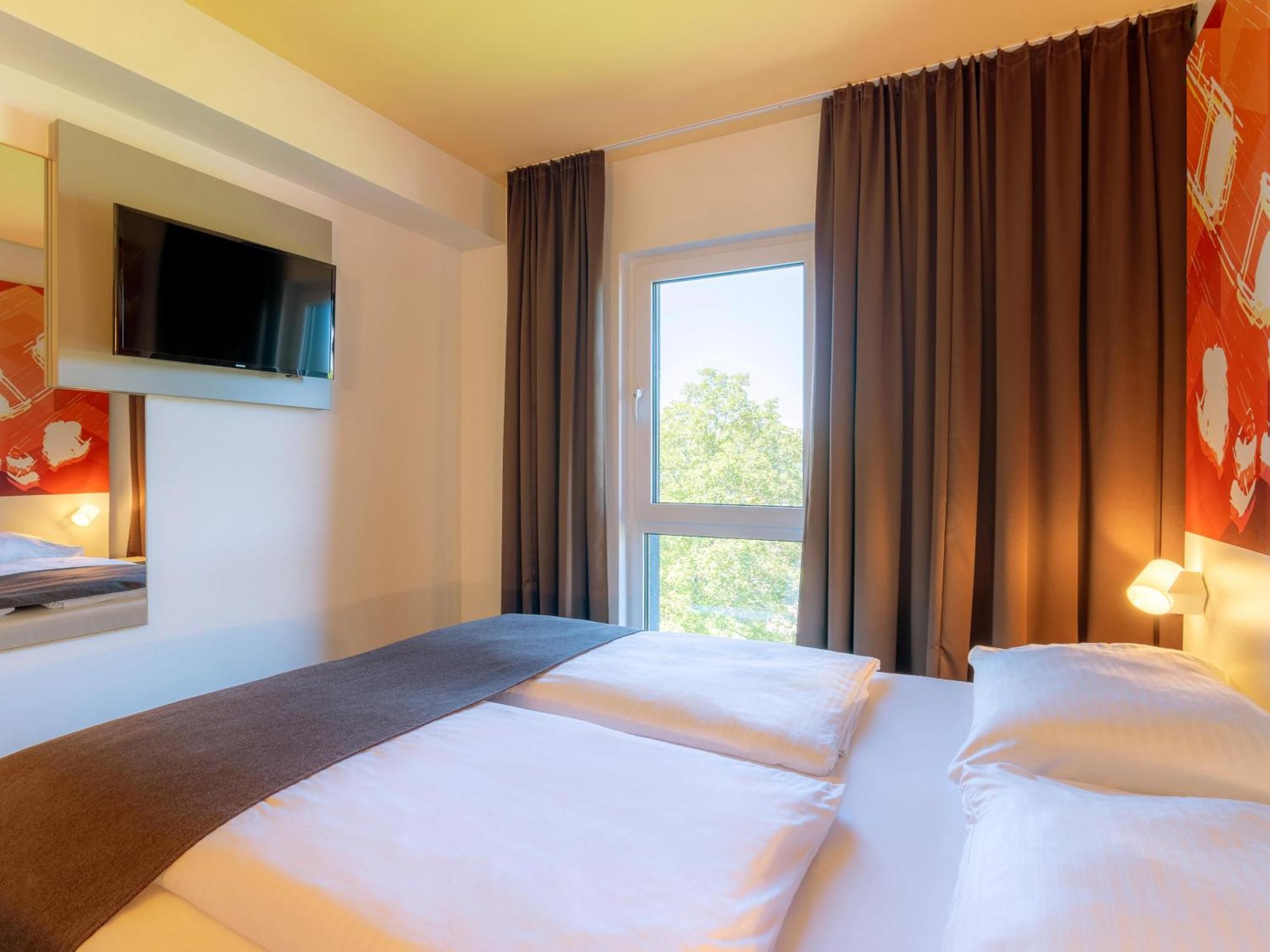 B&B Hotel Stuttgart-Bad Cannstatt Estugarda Exterior foto