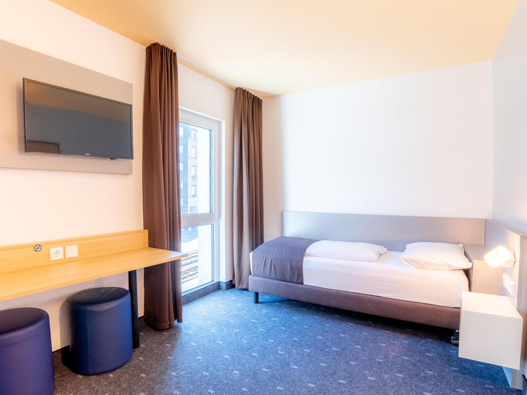 B&B Hotel Stuttgart-Bad Cannstatt Estugarda Exterior foto