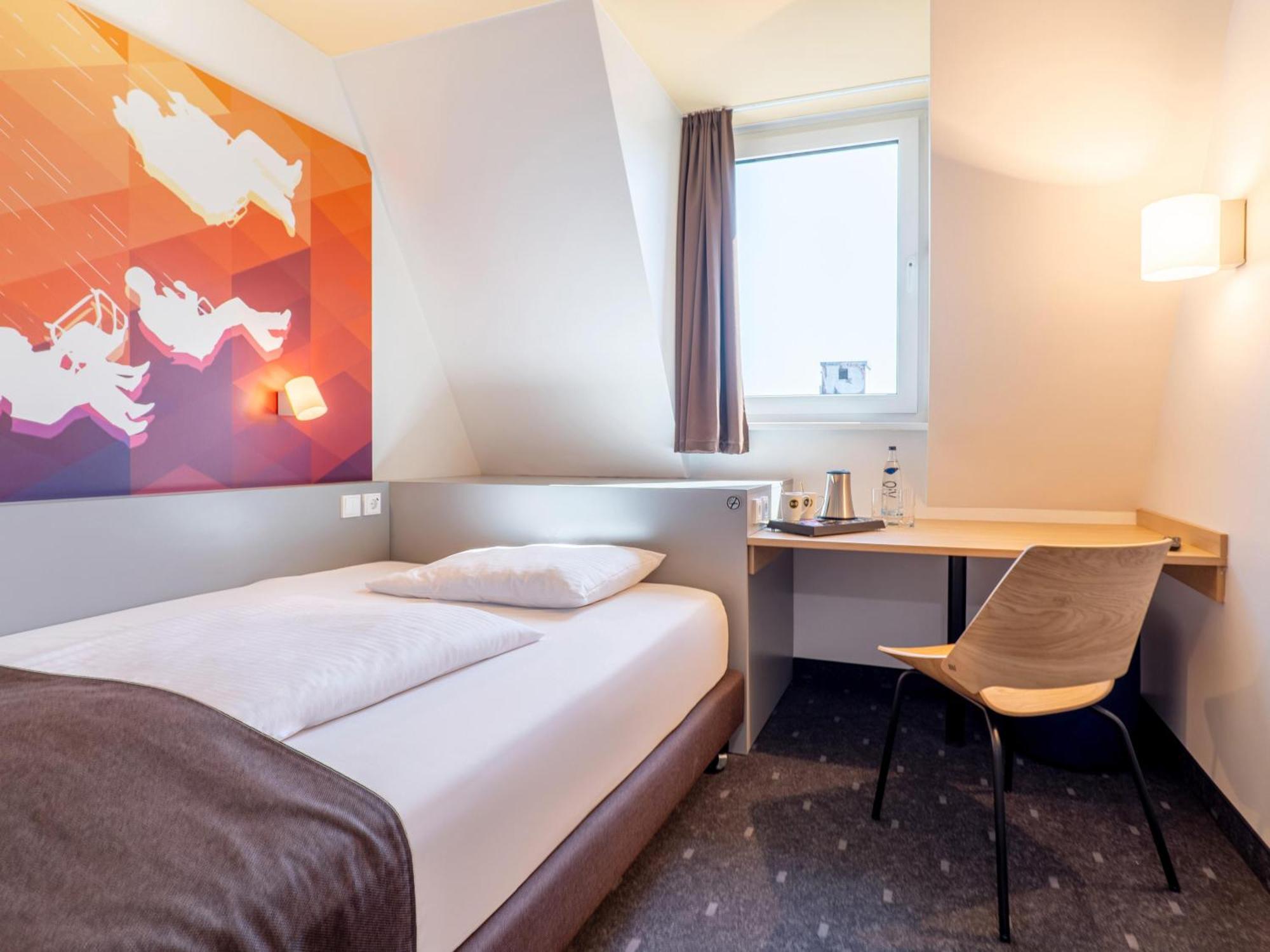 B&B Hotel Stuttgart-Bad Cannstatt Estugarda Exterior foto