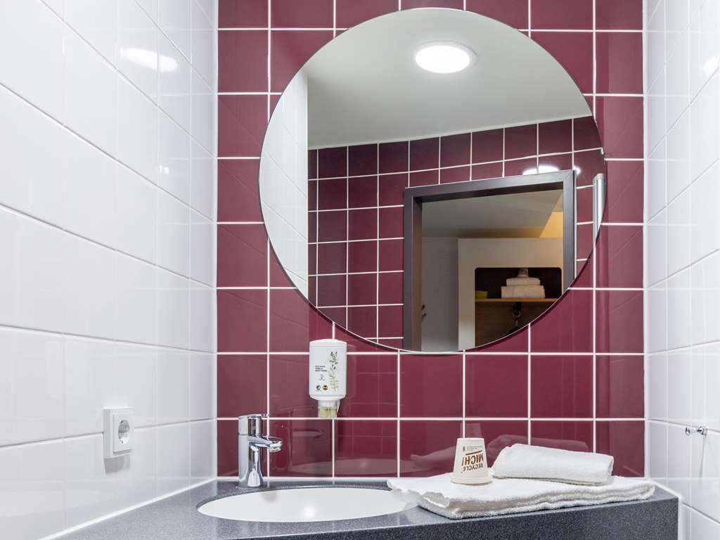 B&B Hotel Stuttgart-Bad Cannstatt Estugarda Quarto foto