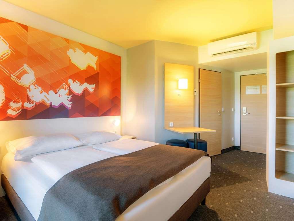 B&B Hotel Stuttgart-Bad Cannstatt Estugarda Quarto foto