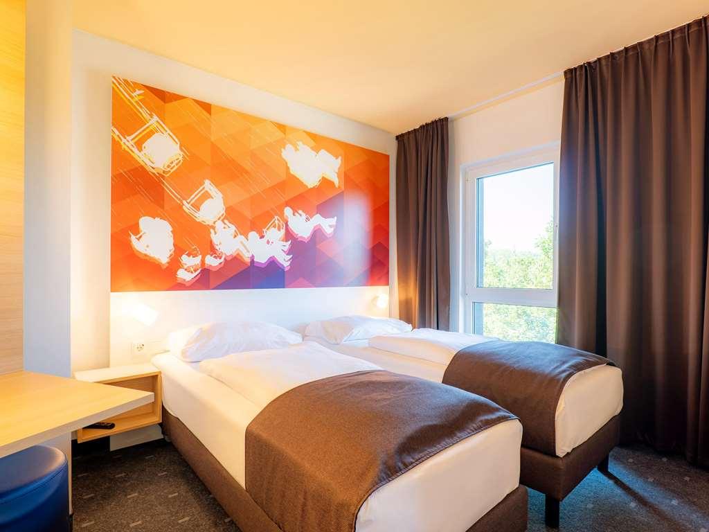 B&B Hotel Stuttgart-Bad Cannstatt Estugarda Quarto foto